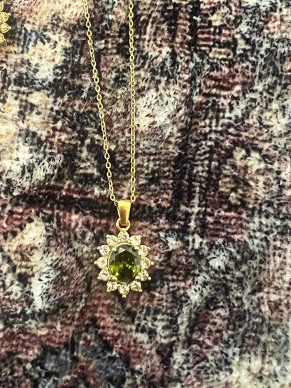 Radiant Stone Necklace - Green