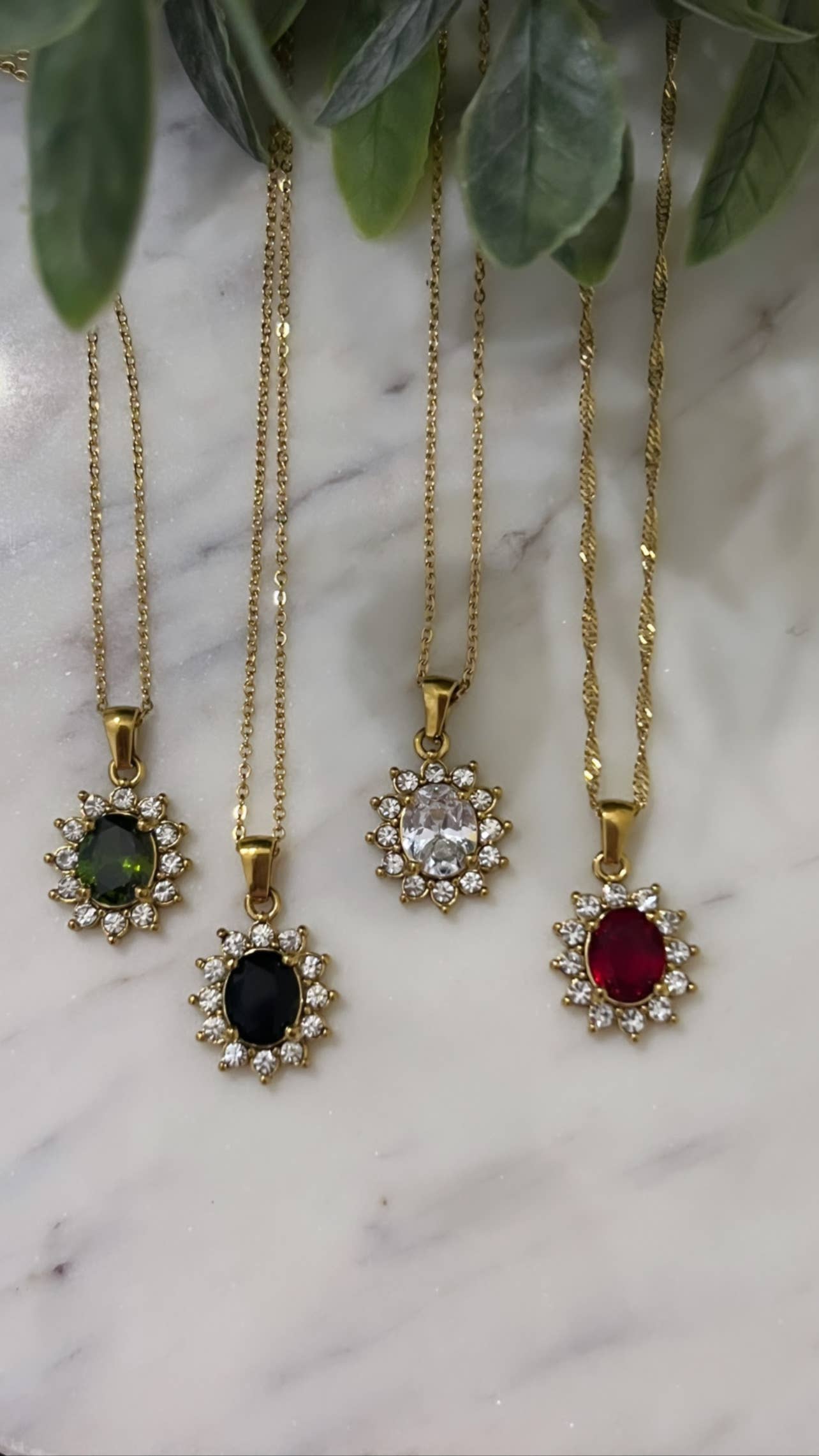 Radiant Stone Necklace - Clear